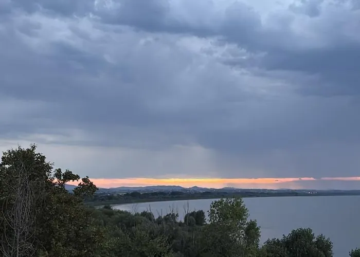 Appartamento New With Private Parking, 5 Min To The Lake, Wifi